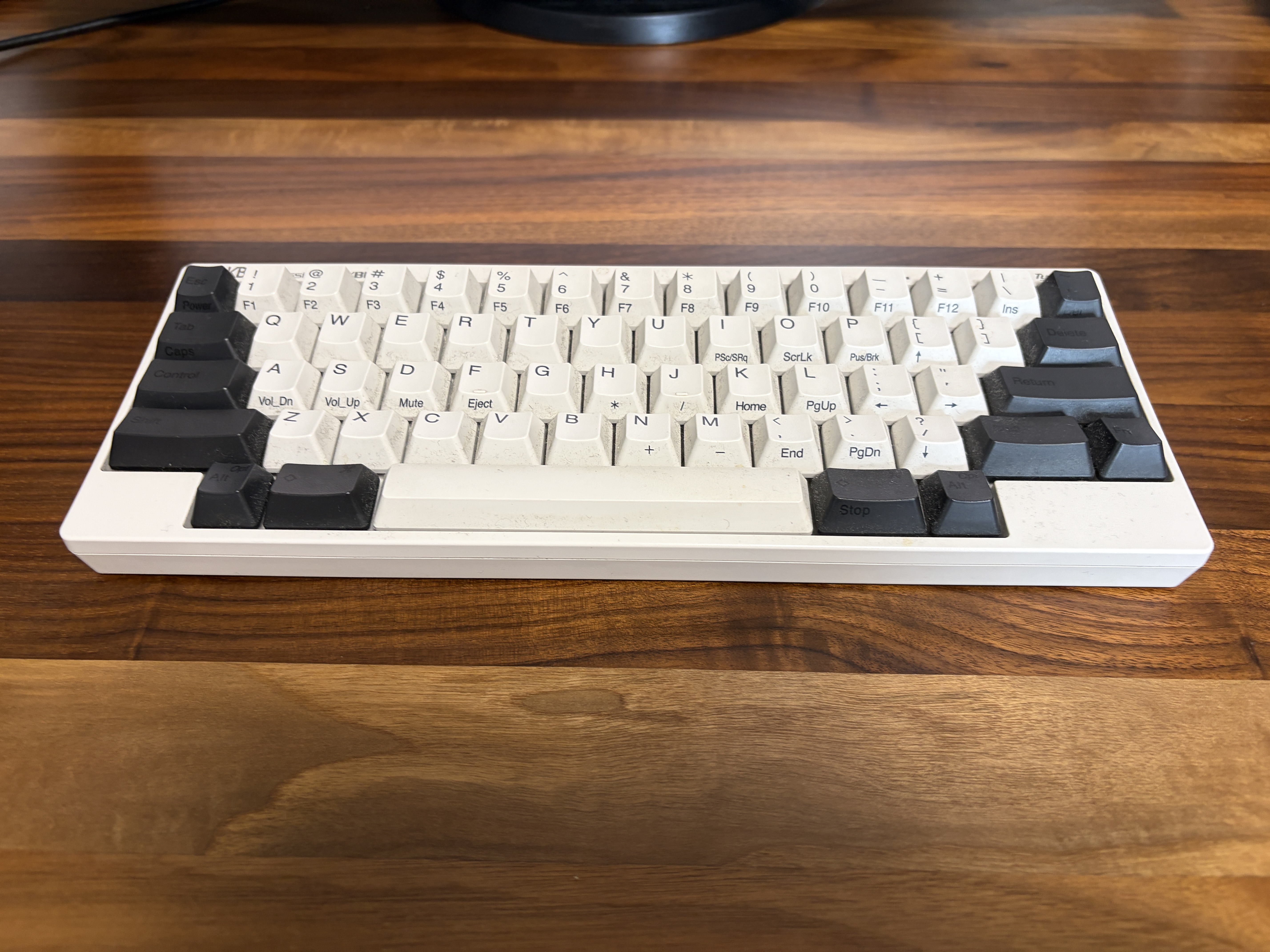 HHKB Professional HYBRID Type-Sの英語配列60%レイアウトを俯瞰で撮影した全体像